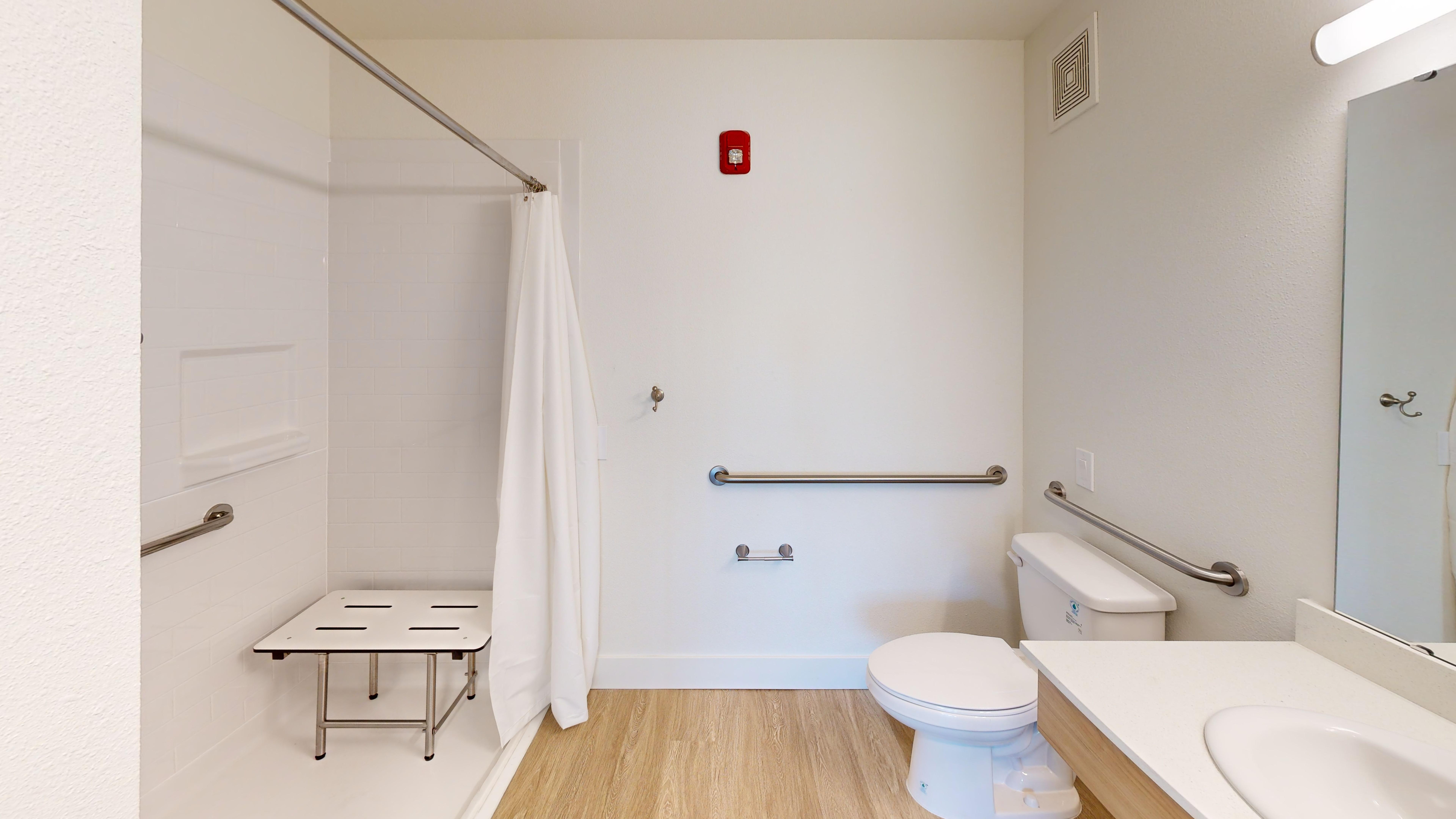 Sierra-Hills-IL-Studio-571-sqft-Bathroom